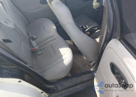 2002 Saturn S-Series Sl1 z USA, uszkodzony, nr VIN 1G8ZH52862Z172185